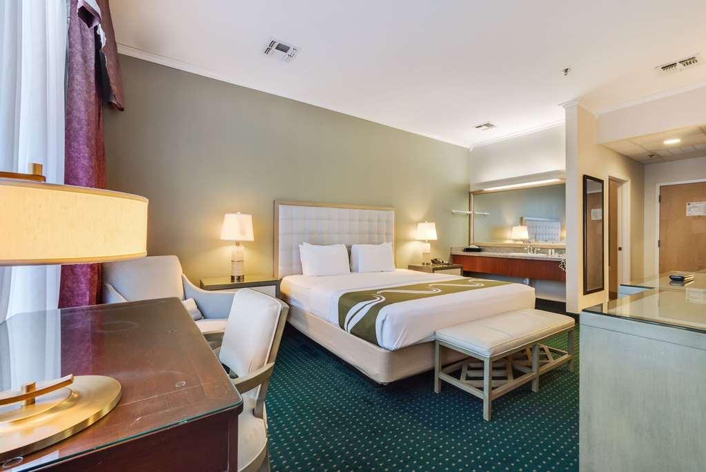 ווינטר הייבן Quality Inn & Suites Conference Center חדר תמונה